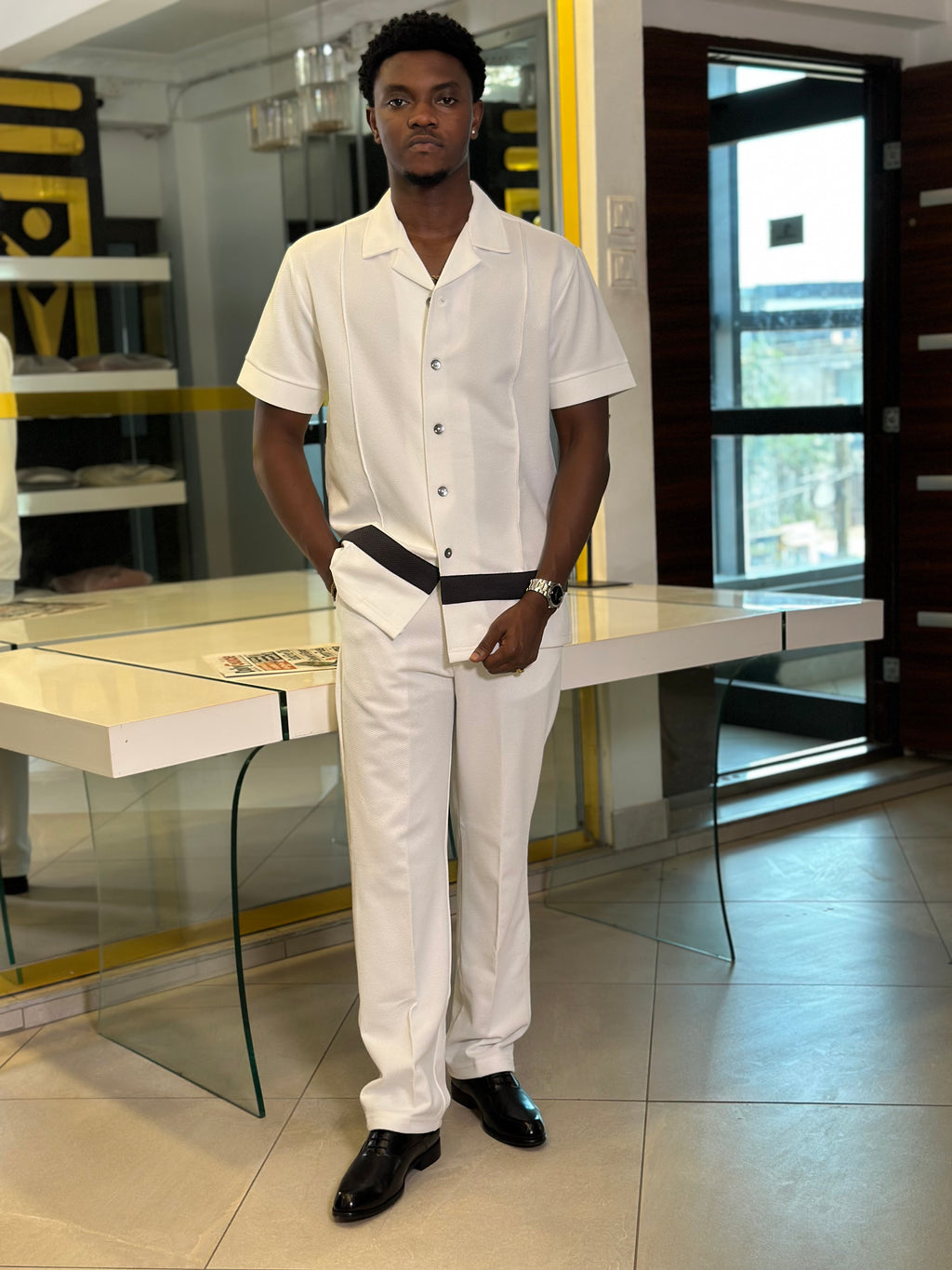 Men’s 2 piece set all white with black touch