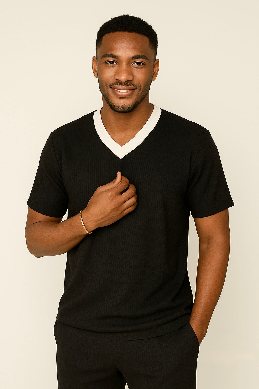 V-NECK PL/BLACK