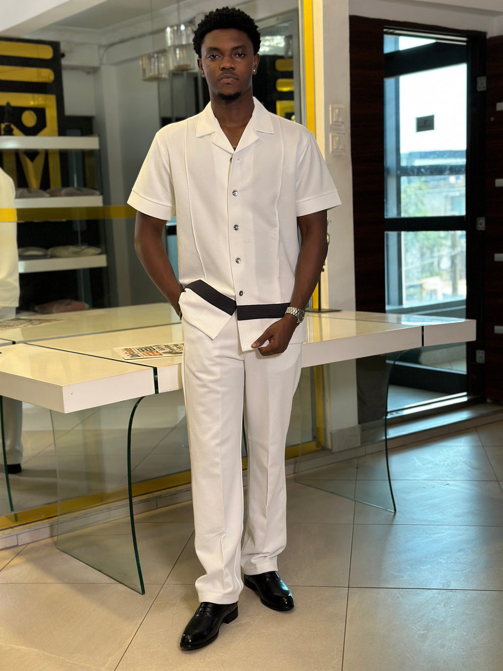Men’s 2 piece set all white with black touch