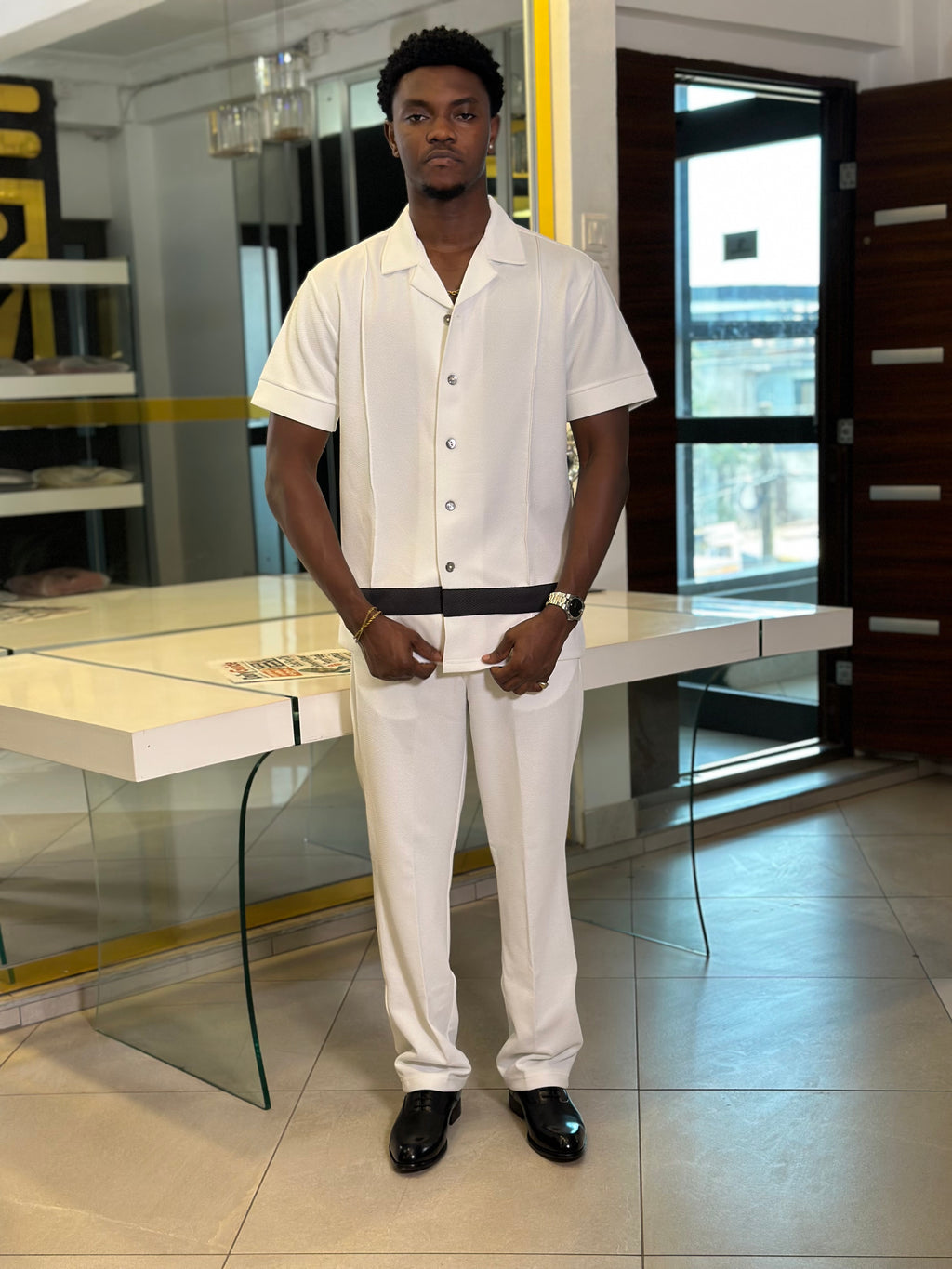 Men’s 2 piece set all white with black touch