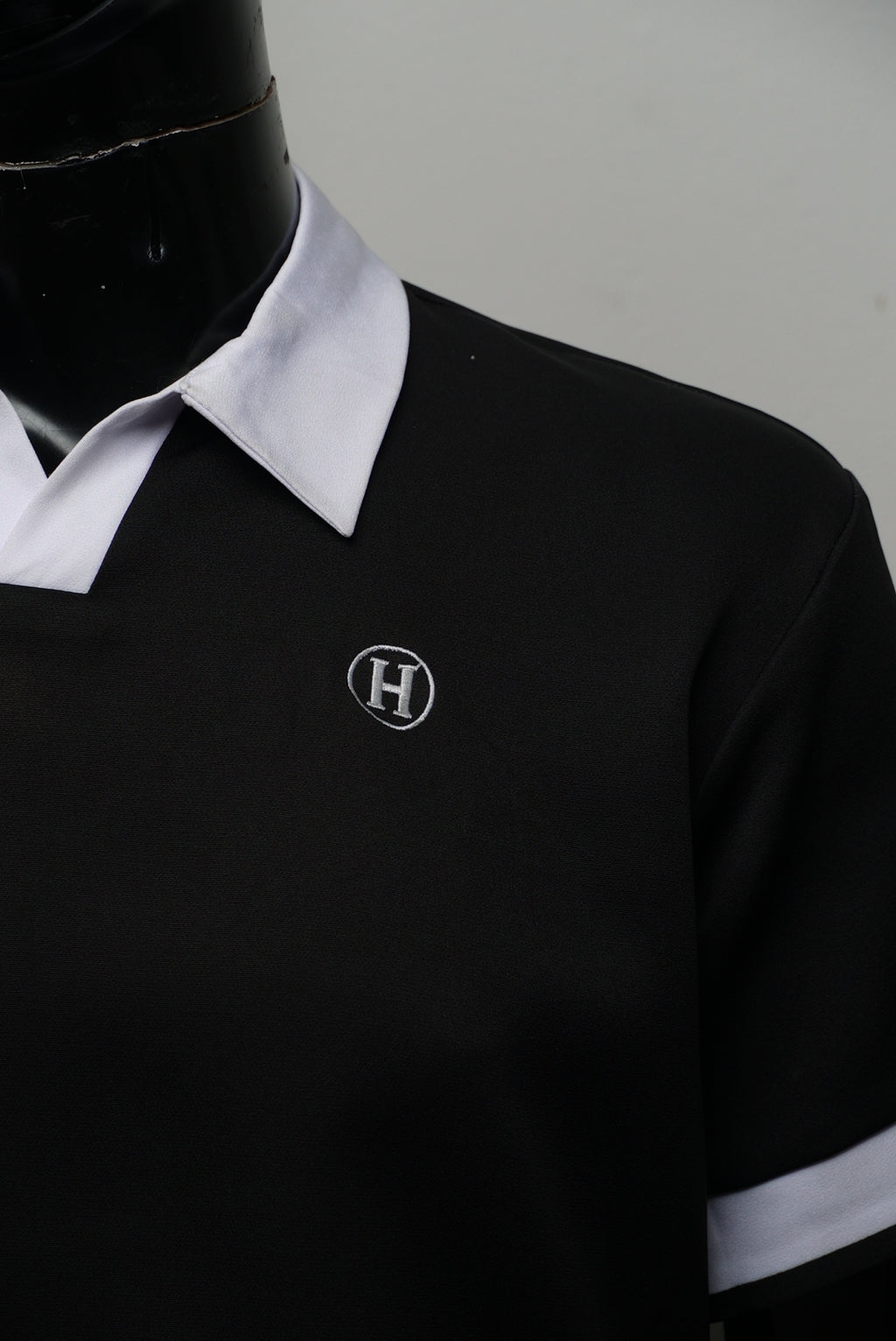 V-NECK-PL/BLACK